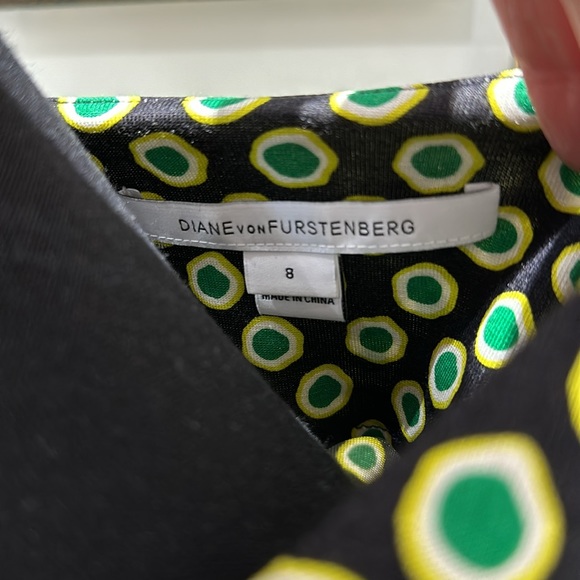 Diane von Furstenberg, silk midi dress, size 8 - Picture 4 of 6